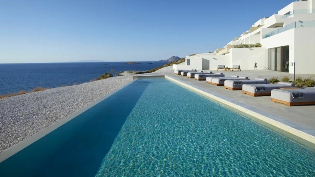 Domes_White_Coast_Milos_adv