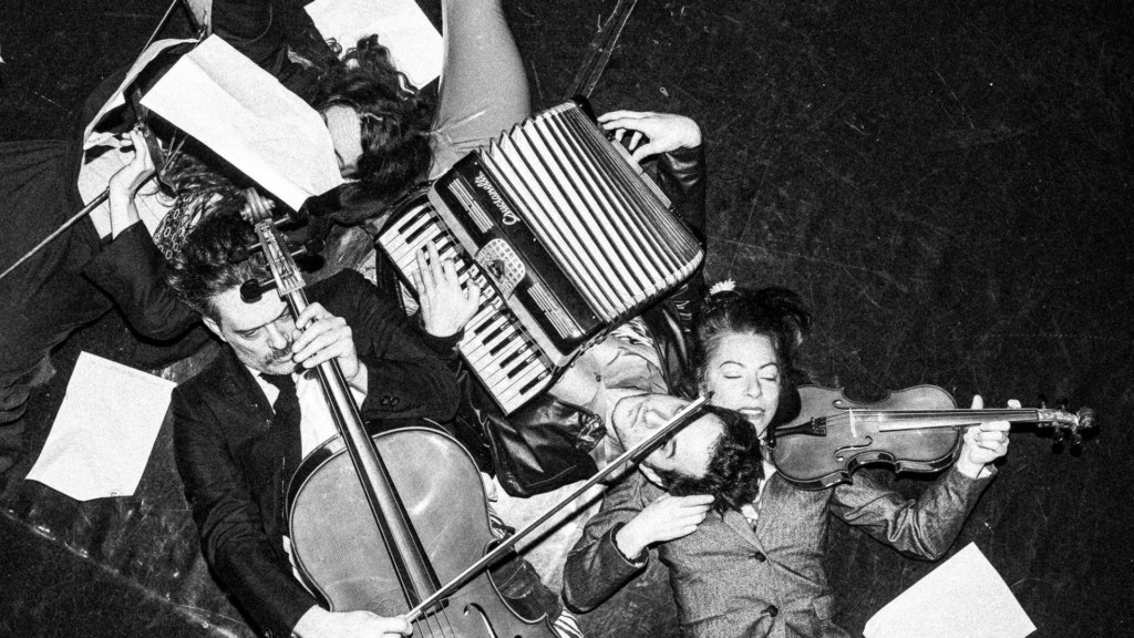 Dynami tis synitheias-new