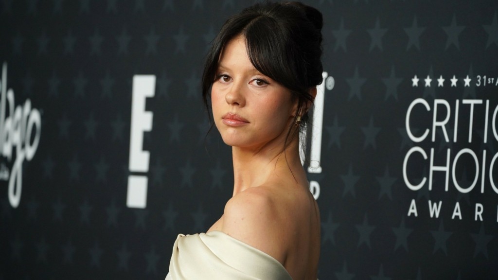 mia goth
