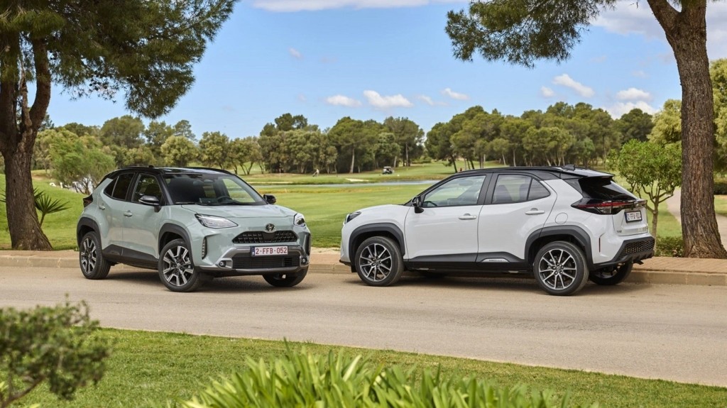 1920_yariscrosshybrid1309