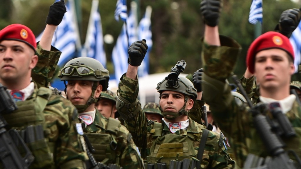 25i-martiou-stratiotiki-parelasi