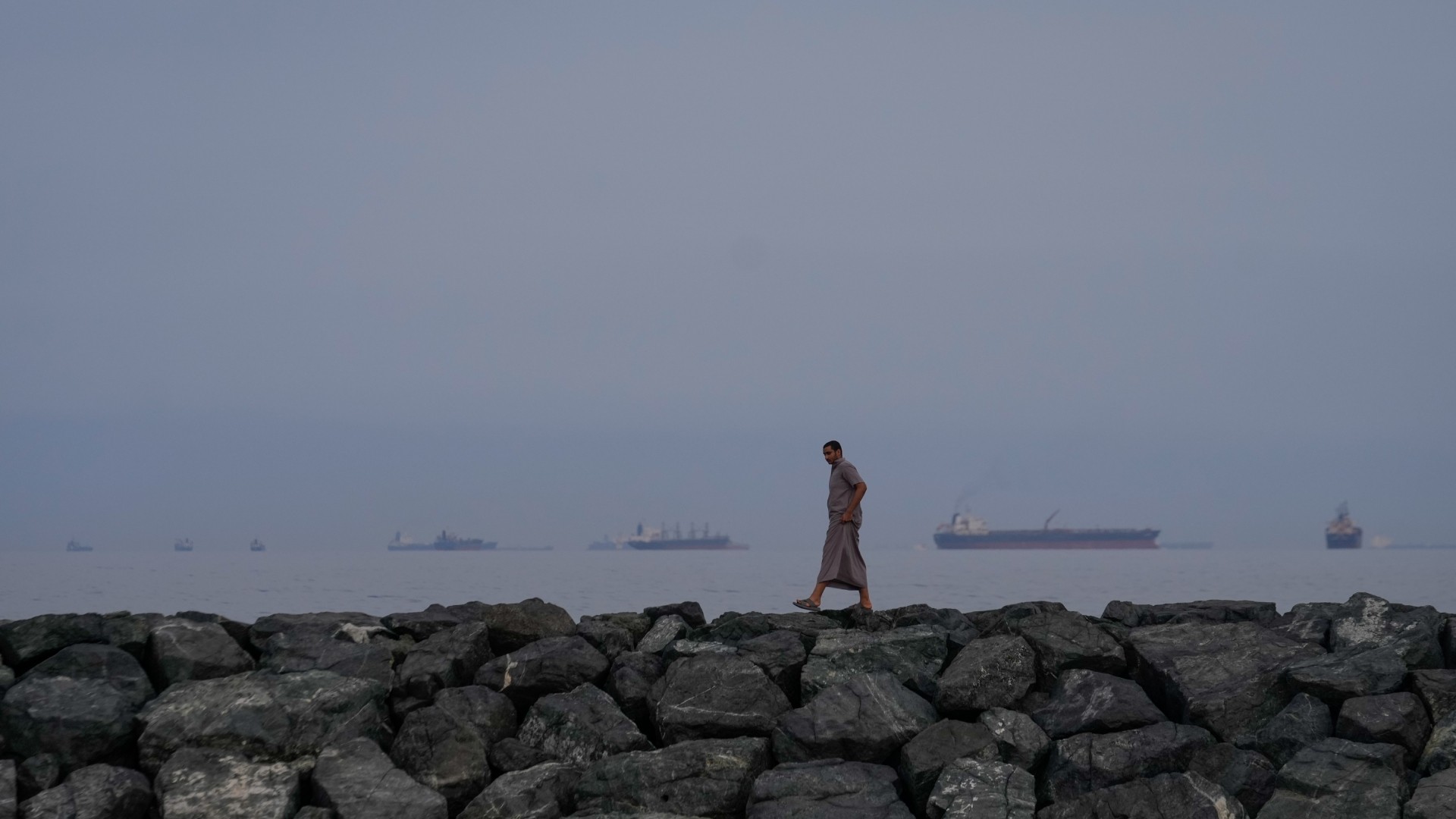 Σε ποιες χώρες έχει επιτρέψει η Τεχεράνη να περάσουν από τα Στενά του Ορμούζ