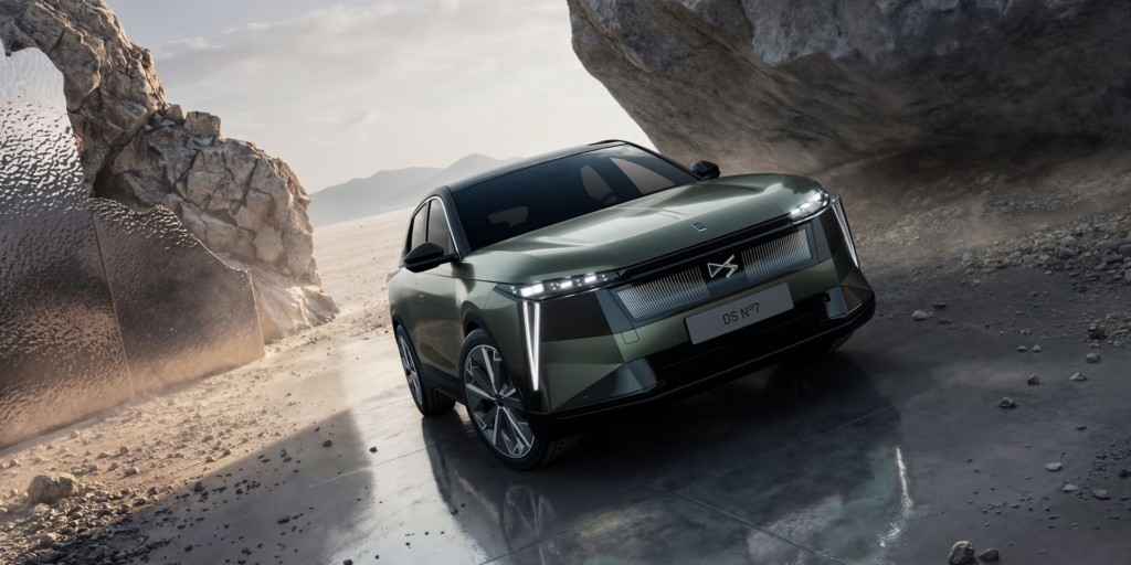 N°7_CAM028_GREEN_CROPPED