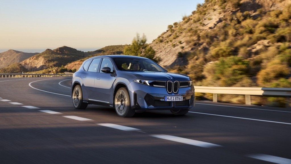 P90615617_highRes_the-new-bmw-ix3-50-x