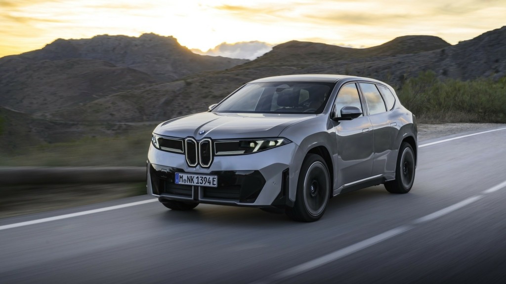 P90626543_highRes_the-new-bmw-ix3-50-x