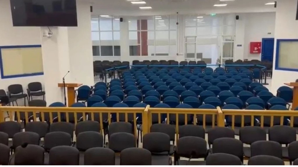 aithousa diki gia tempi 22- new