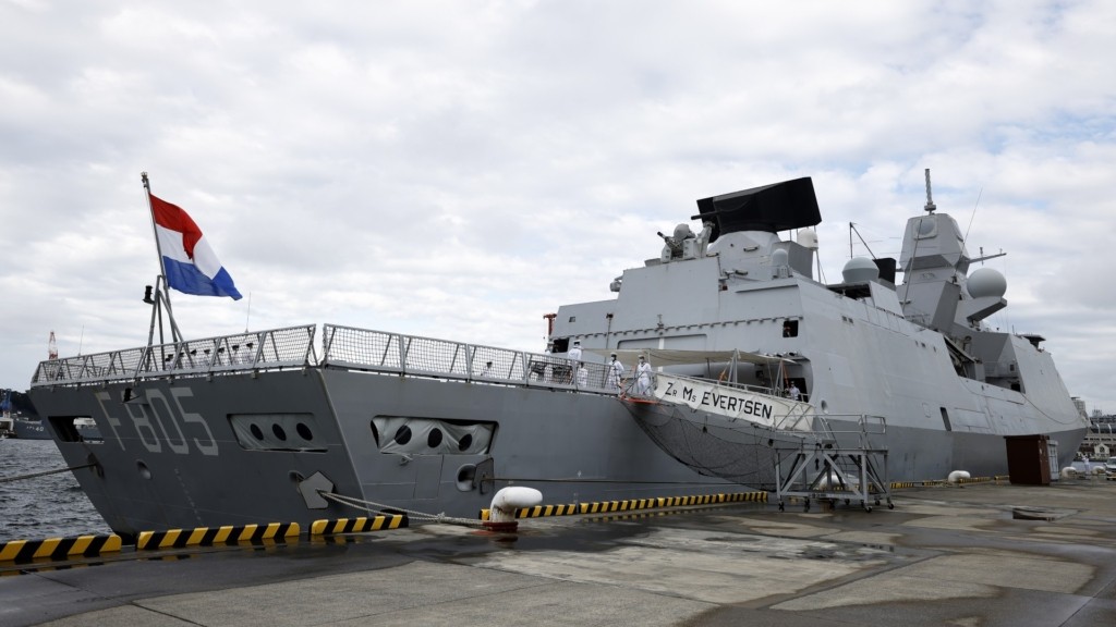 dutch-frigate-Evertsen