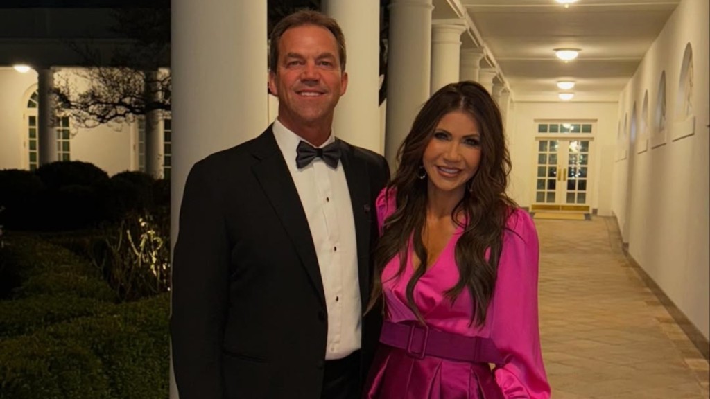 kristi-noem-husband-eksot