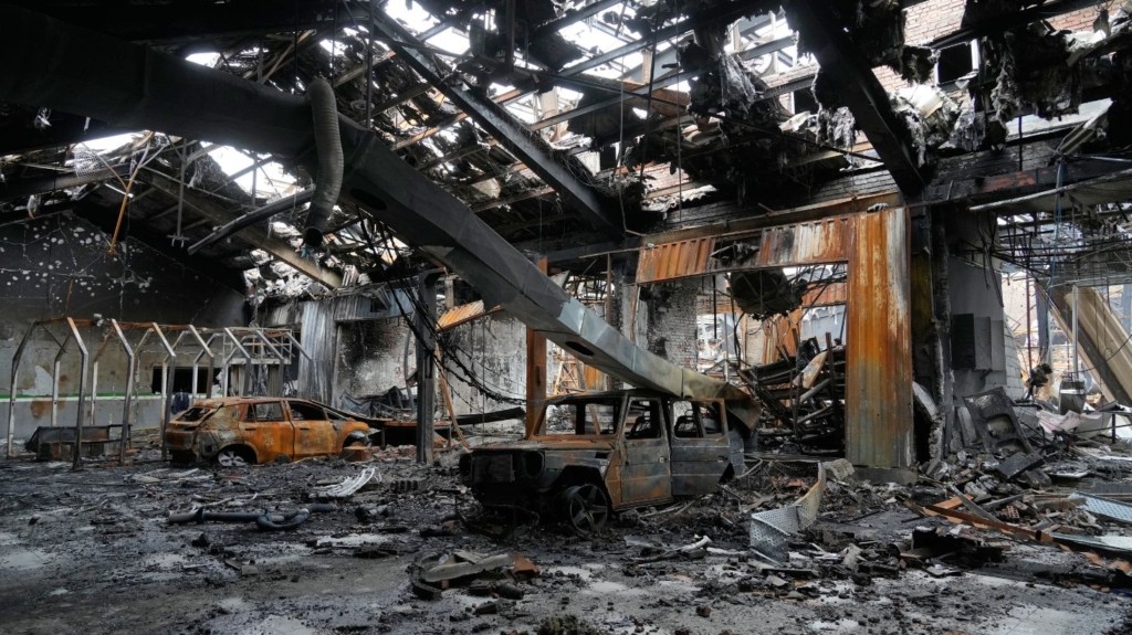 polemos_mesi_anatoli