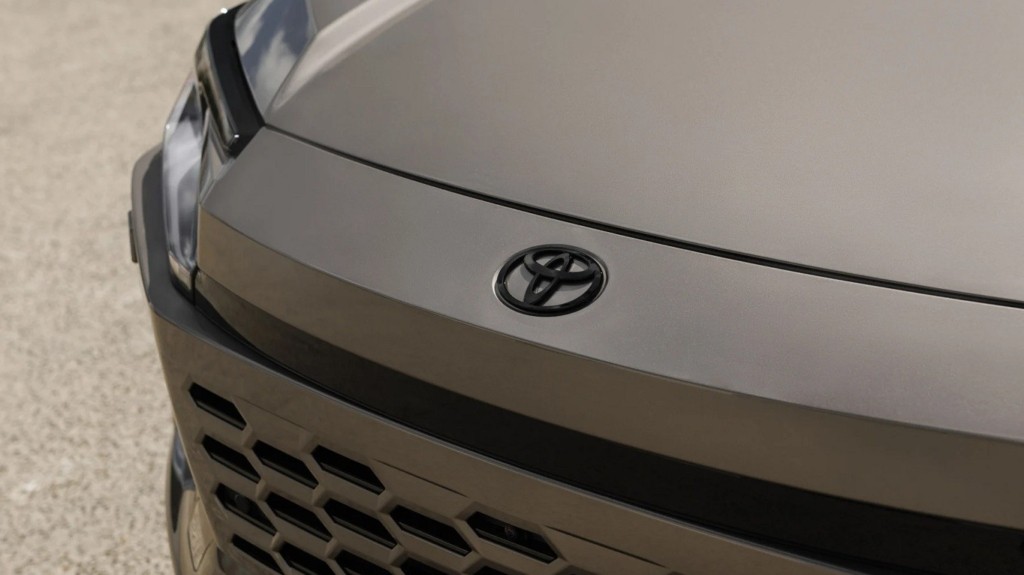1920_2026_rav4phev_avantgardebronze_exterior_028