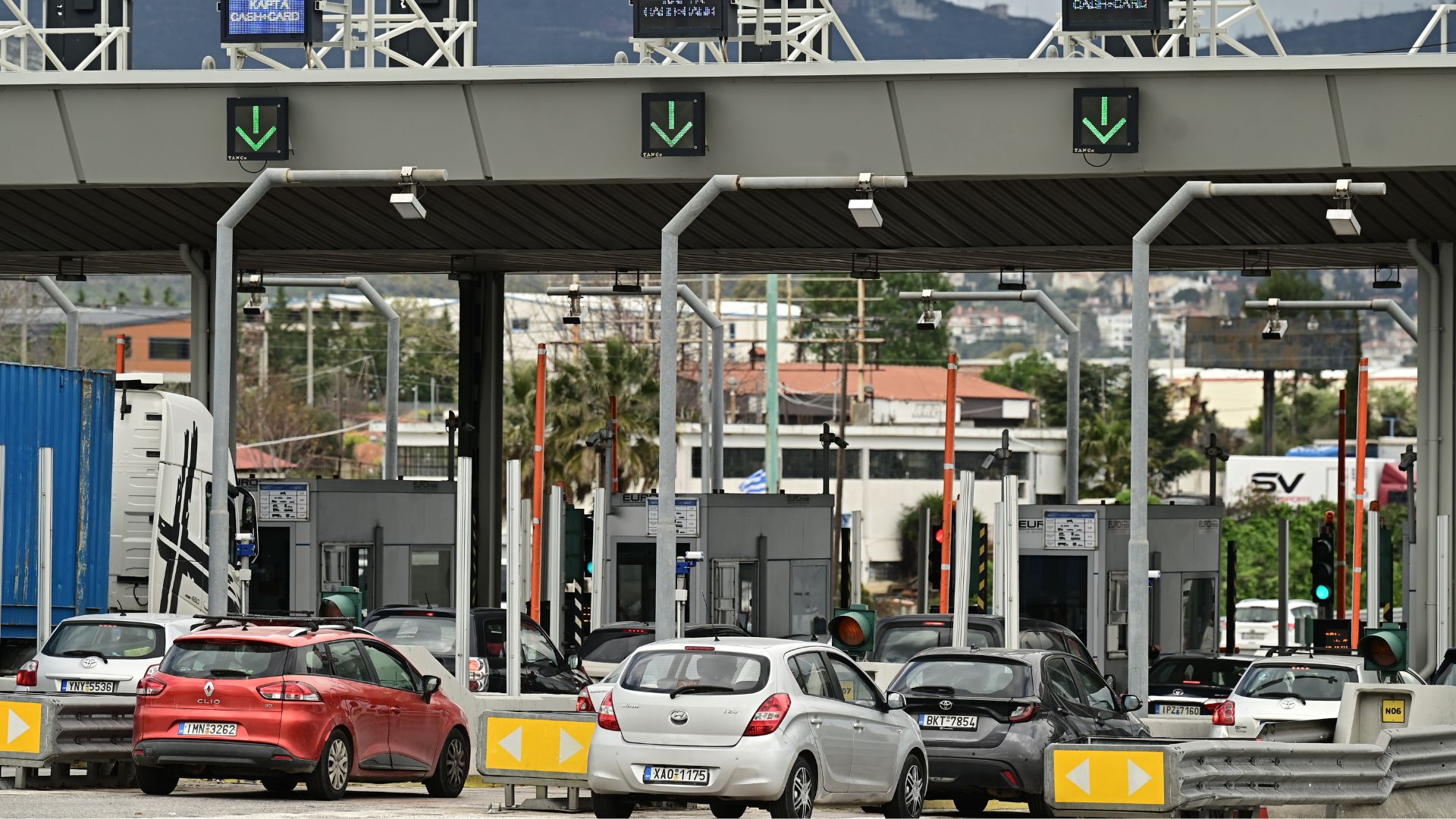 Αγίου Πνεύματος: Χωρίς ιδιαίτερα προβλήματα η επιστροφή των εκδρομέων του τριημέρου σε Αττική και Θεσσαλονίκη