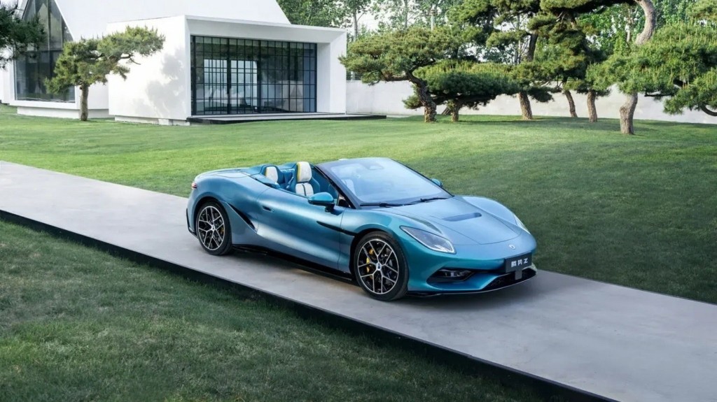 Denza-Z-Convertible-1-1536×1025-1