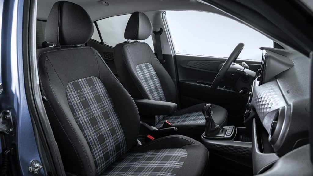 hyundai-i10-introduction-2023-05