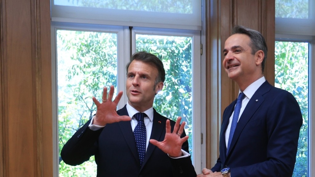 macron_mitsotakis_00