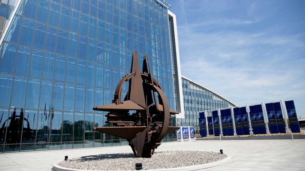 nato-kentrika-grafeia