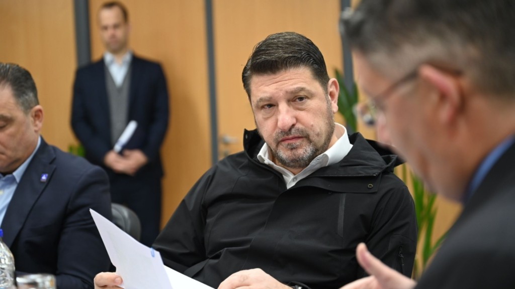 nikos_xardalias_antiplimirika