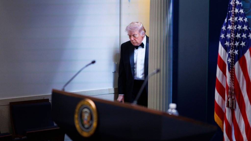 trump-deipno-andapokritwn