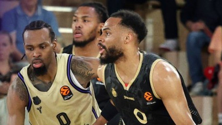 w10-223919HFkU7YaUAAvAPa