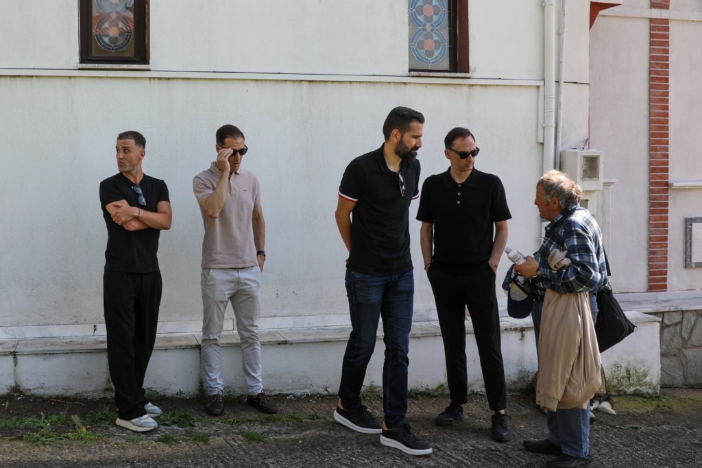 Θρήνος στην κηδεία του Παρασκευά Άντζα- Ποιοι έδωσαν το παρών (εικόνες) 15 6983982