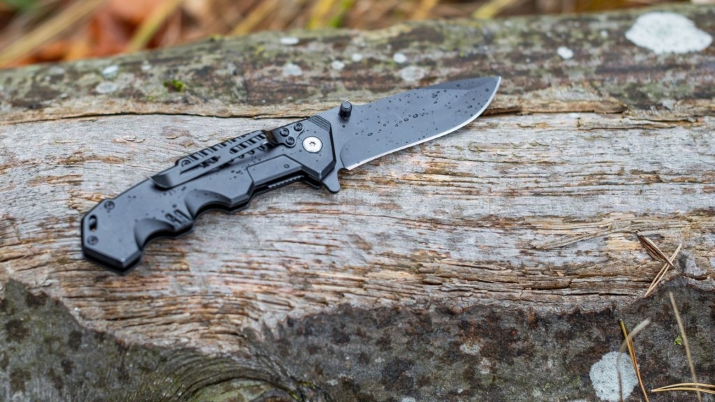 KNIFE_SHUTTERSTOCK