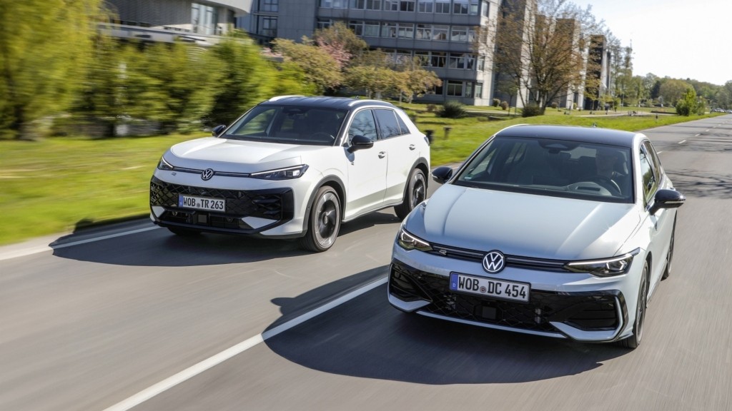Volkswagen-Golf-T-Roc-full-hybrid-2