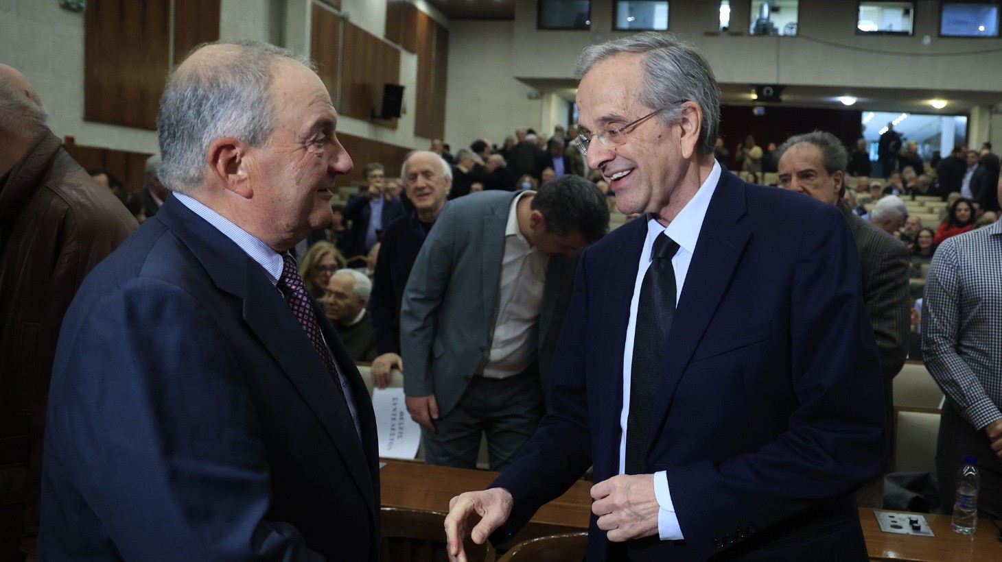 Εκλογικά καυτό το τρίγωνο Μητσοτάκη – Σαμαρά – Καραμανλή