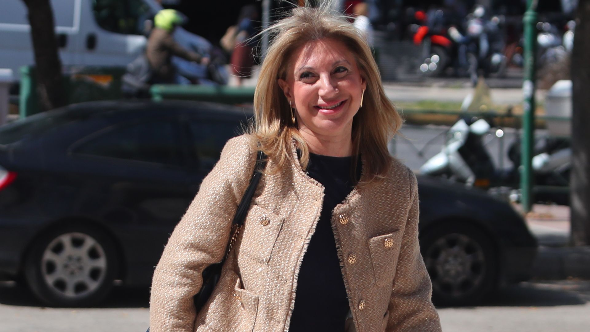 Μαρία Καρυστιανού: Κατέθεσε στον Άρειο Πάγο τα έγγραφα για την ίδρυση της «Ελπίδας για Δημοκρατία» με 649 υπογραφές