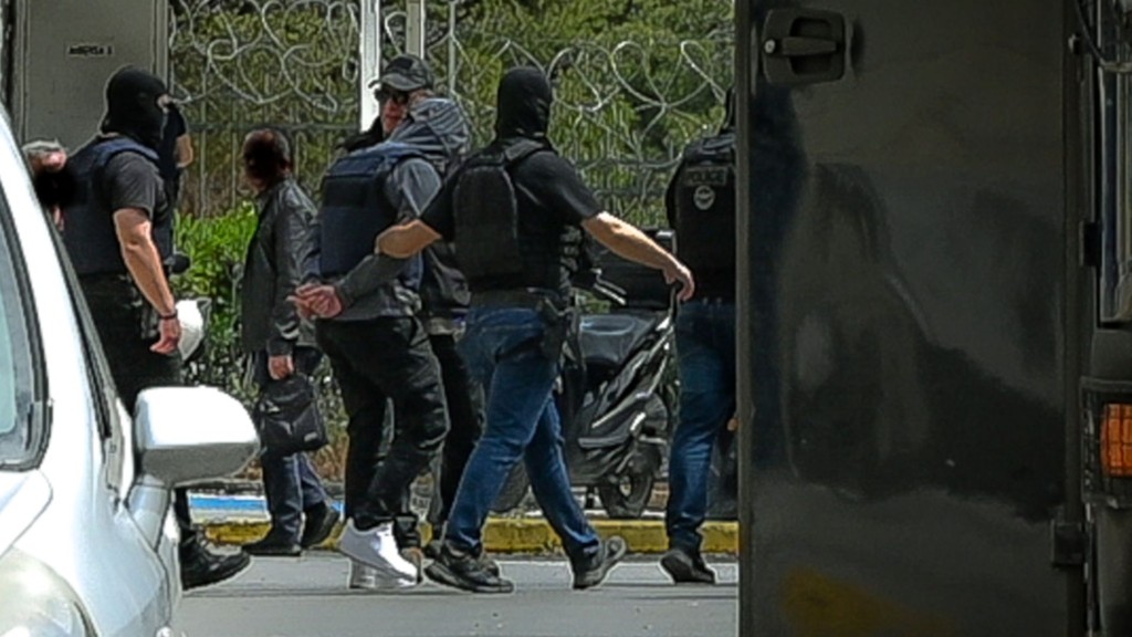 sillipseis greek mafia 88- new
