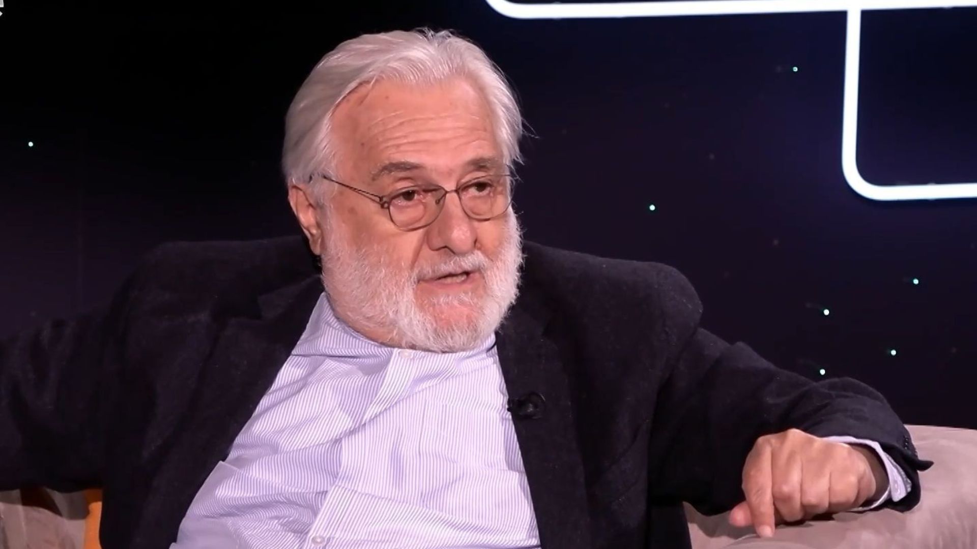 Σμαραγδής: «Ταυτίζομαι πιο πολύ με τον Κολοκοτρώνη – Ήμουν αριστερός, παραβατικός, έκανα αλητείες» (Video)