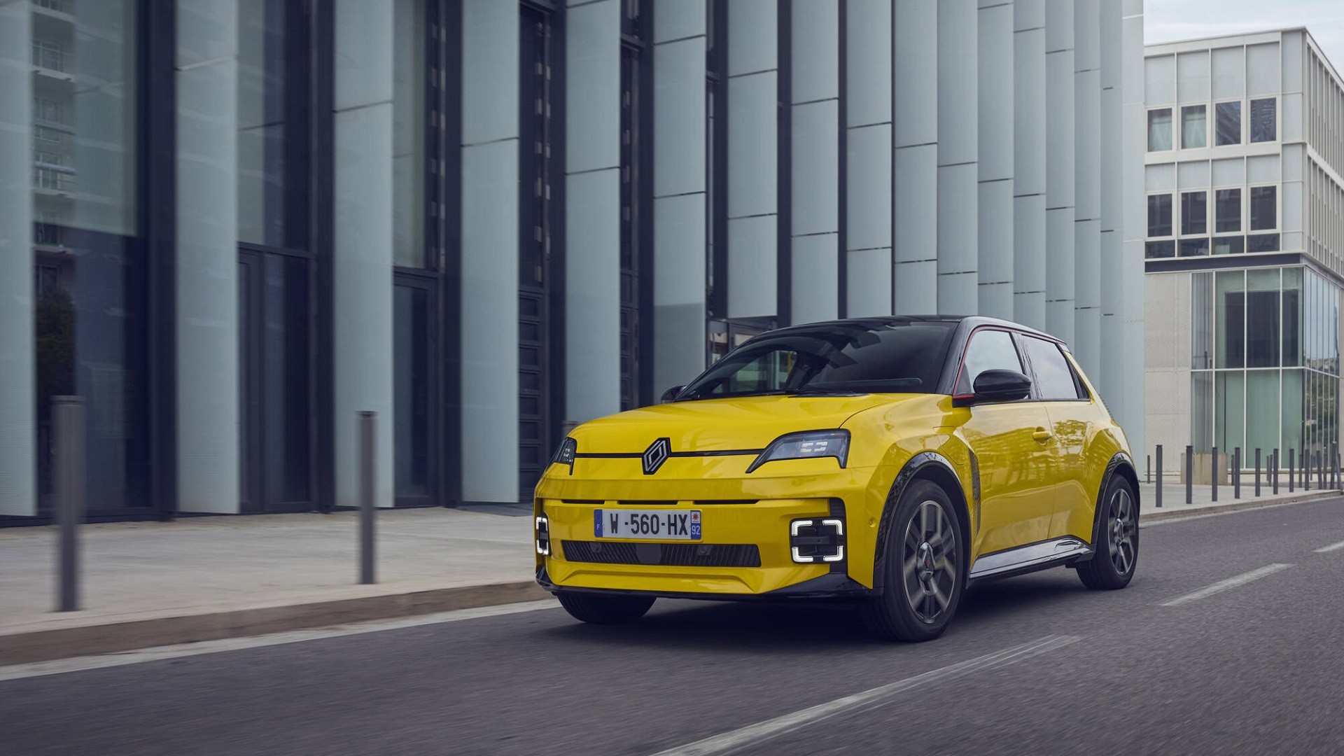 Ηλεκτρικά με χαρακτήρα: Τα Renault που φέρνουν το παρελθόν σ