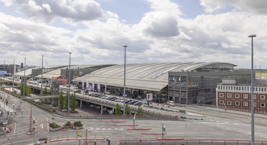 Hamburg_airport_terminals_Wiki