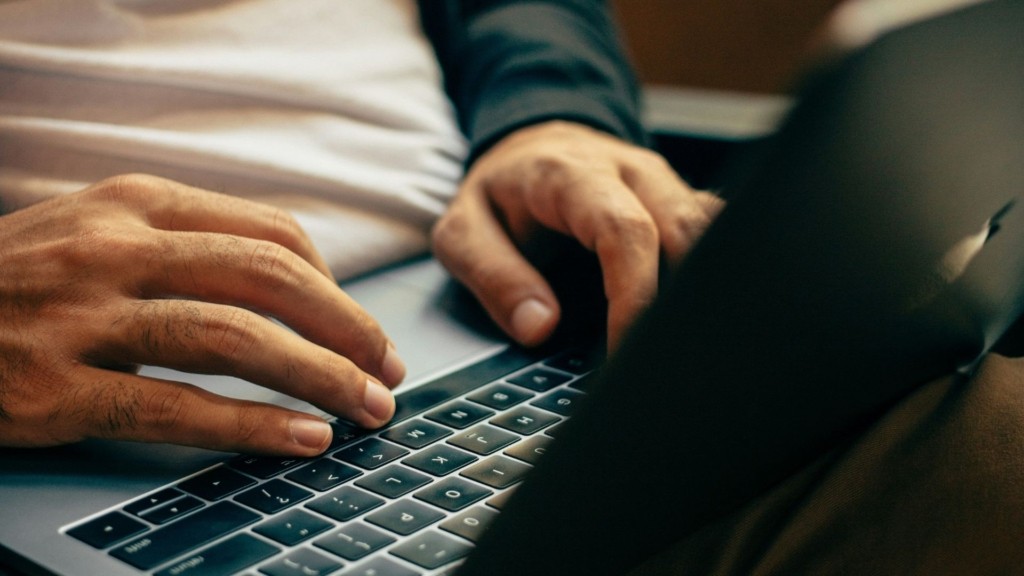 LAPTOP_MAN