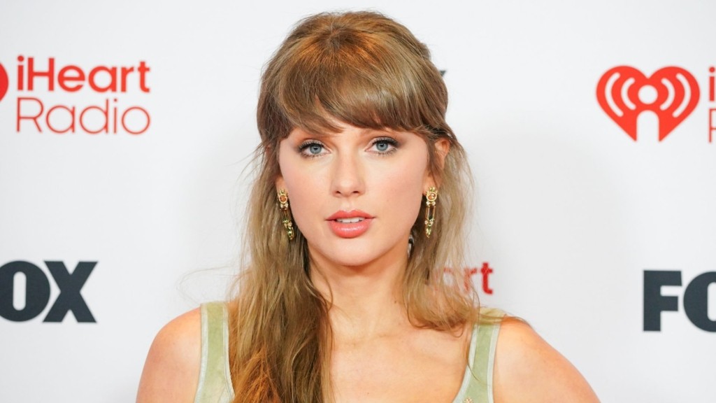 TaylorSwift0306