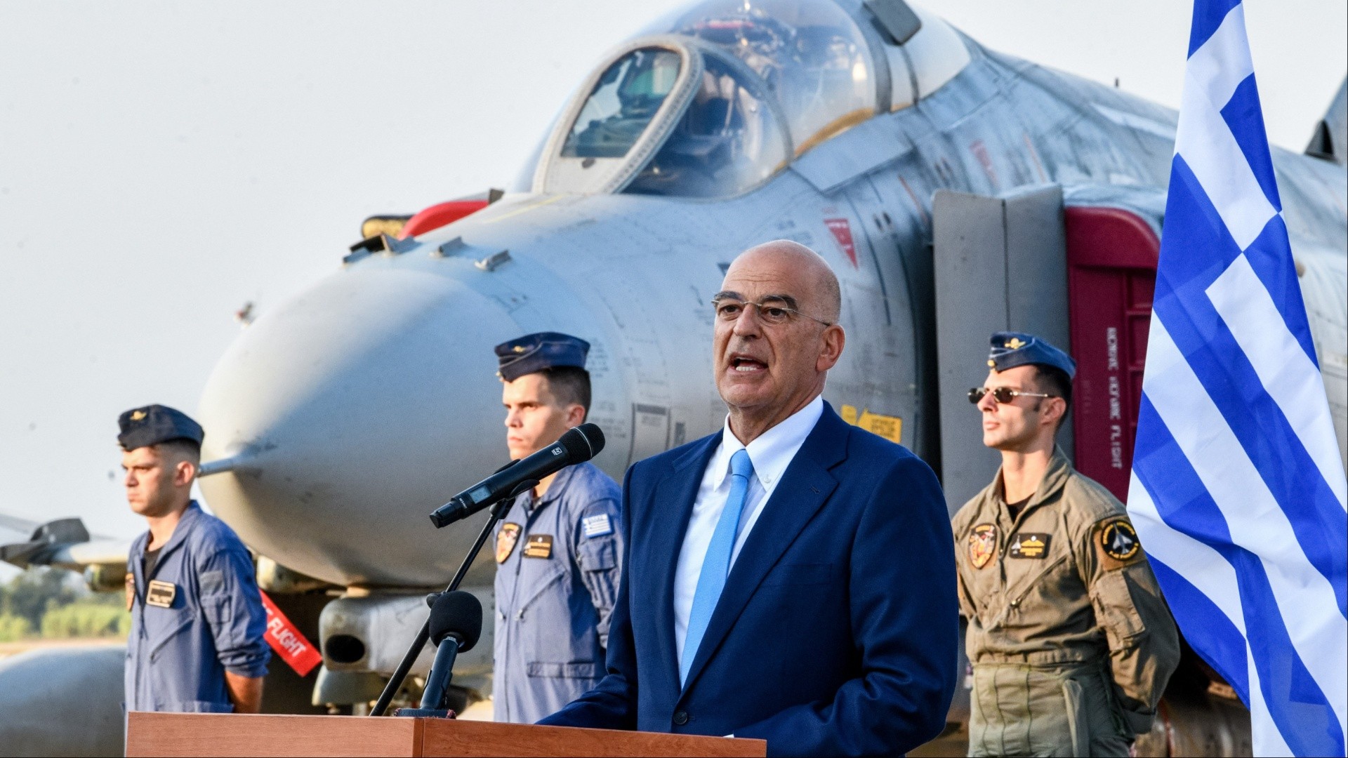 Παρενοχλήσεις από τουρκικά μαχητικά σε αεροσκάφη που μετέφερ