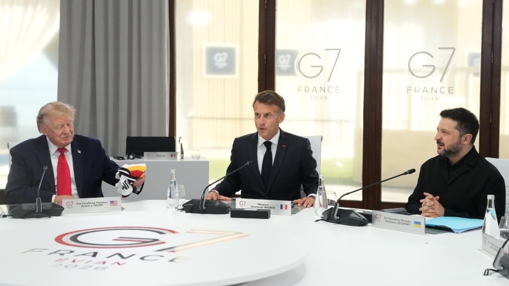 g7