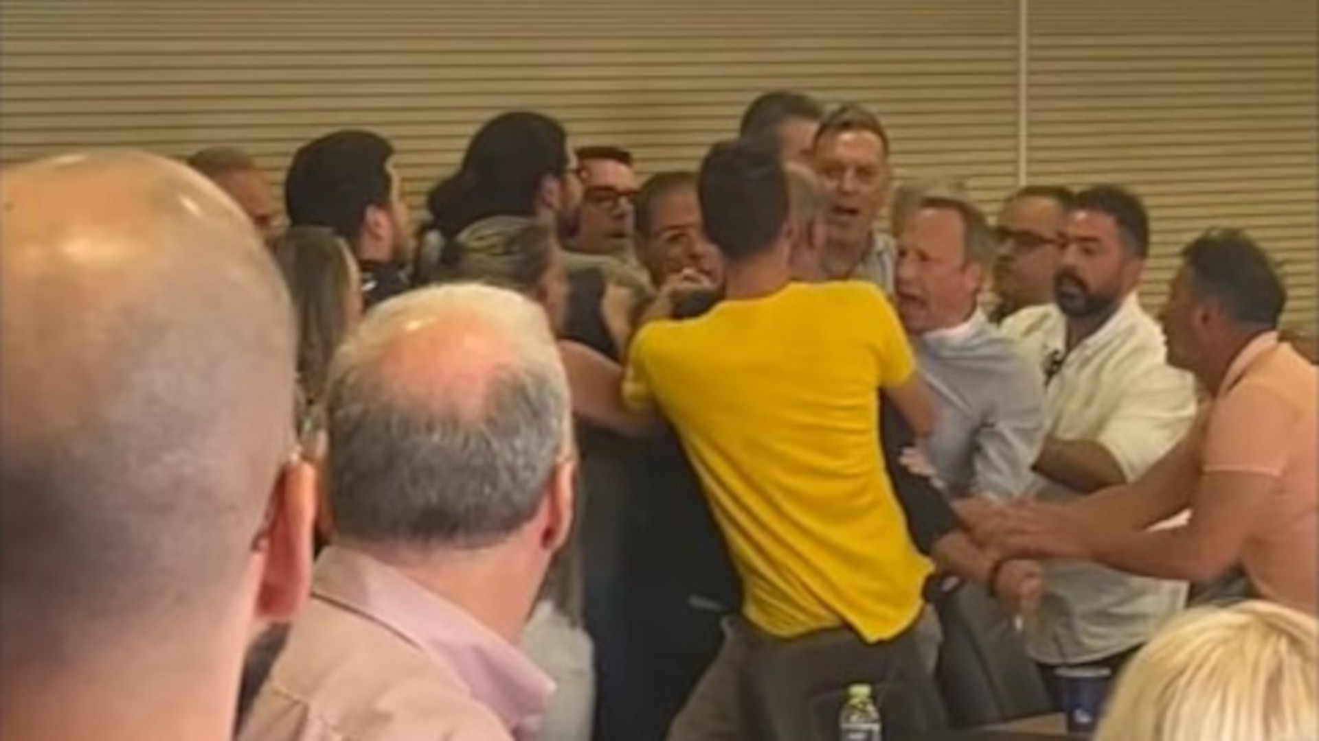 Στο «κόκκινο» η ένταση στο Δημοτικό Συμβούλιο Ηλιούπολης – Ή