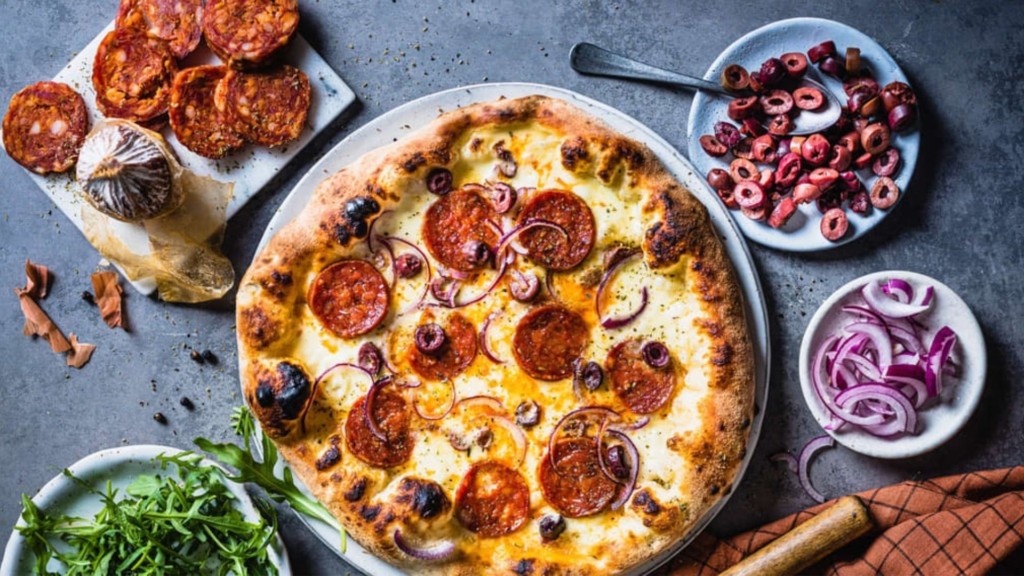 pizza_loukaniko_elies