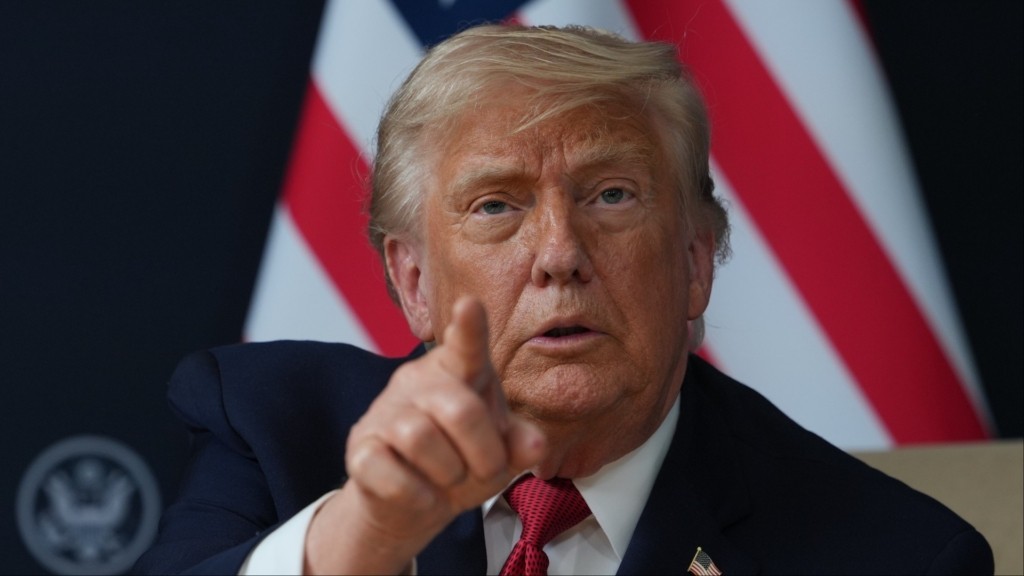 trump deixnei g7