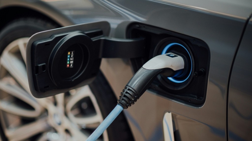ev-charging_aftokinito_2207_1920-1080_new