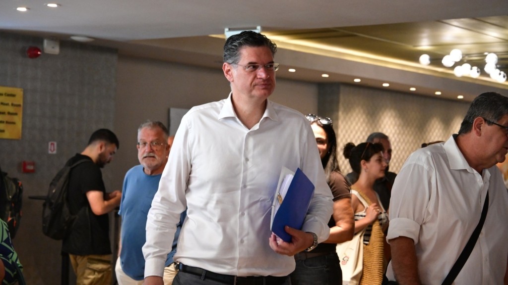 kalamatianos