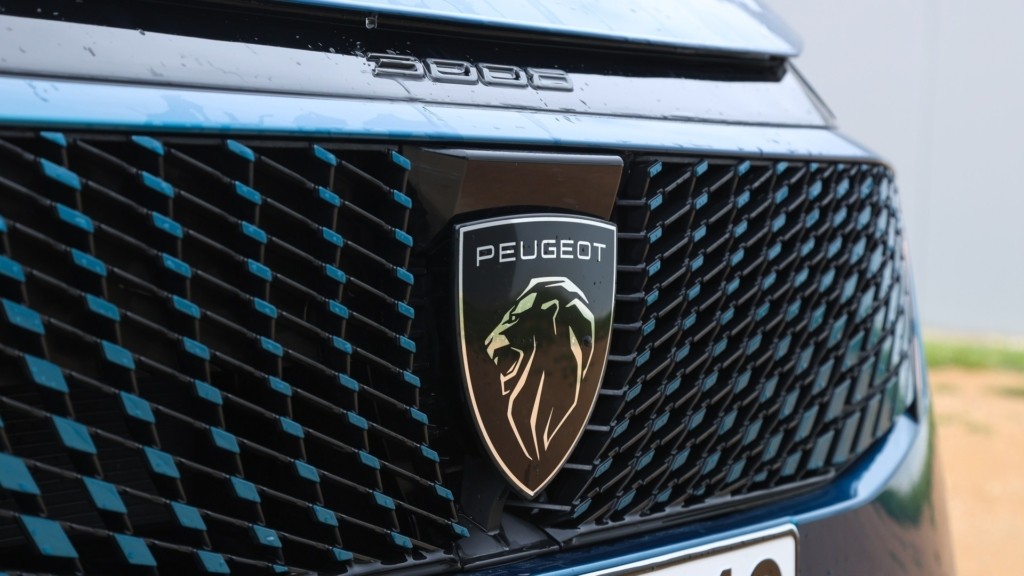 peugeot_3008_plugin_038