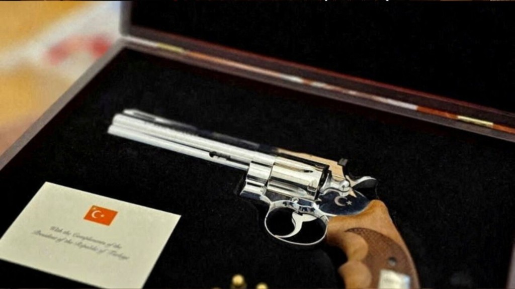 revolver NATO