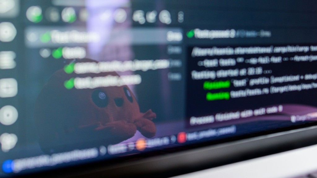 ypoklopes-hacker-daniil-komov-unsplash