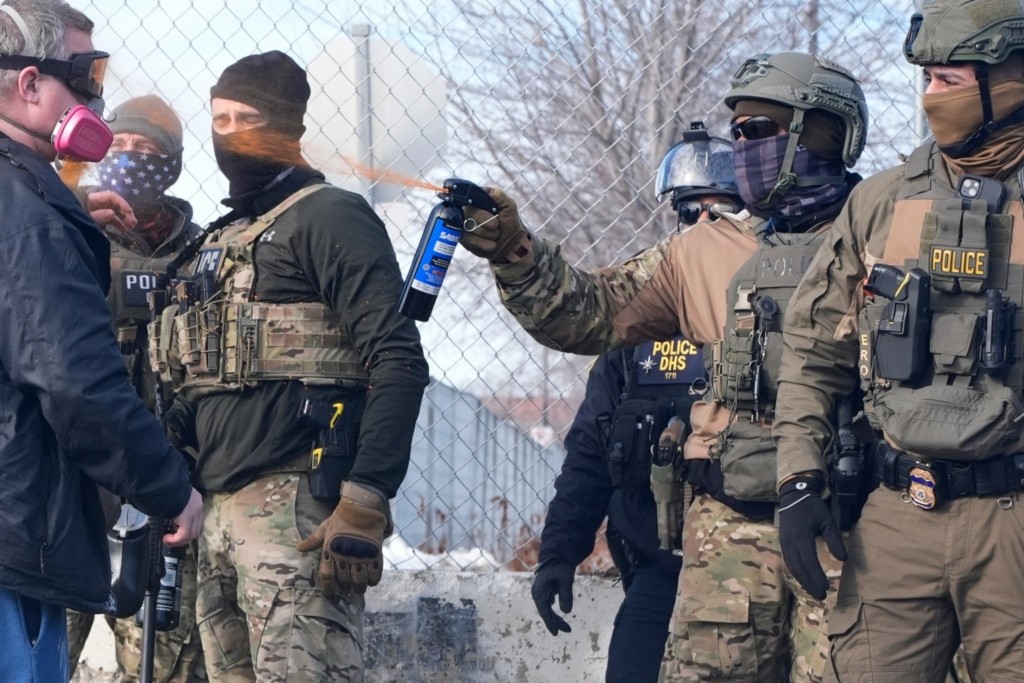 ICE_agents_5-2048×1366