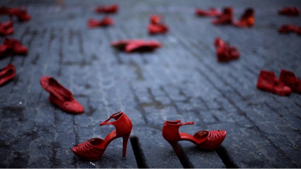 femicide_shoes