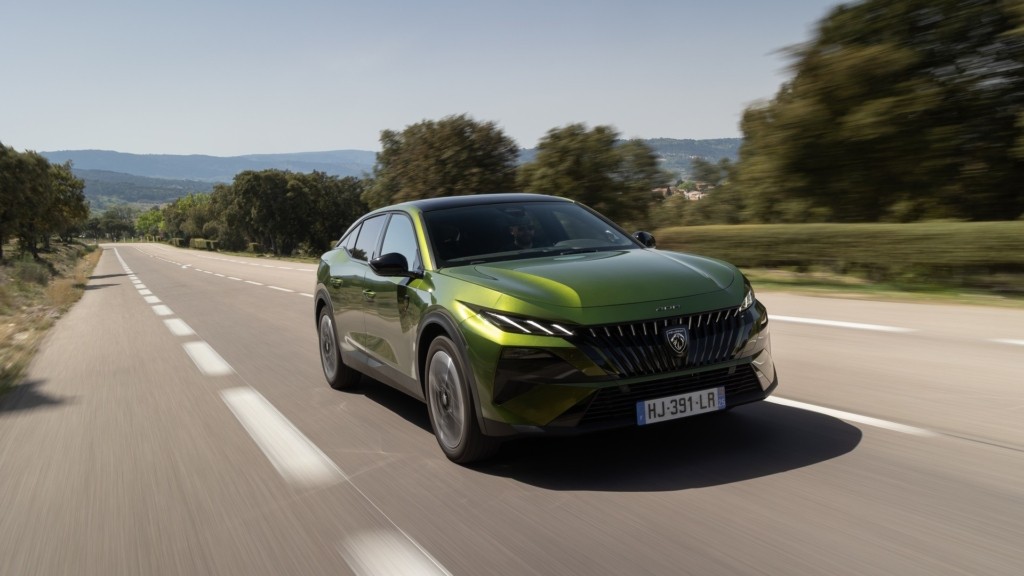 peugeot_408_gt_hybrid78