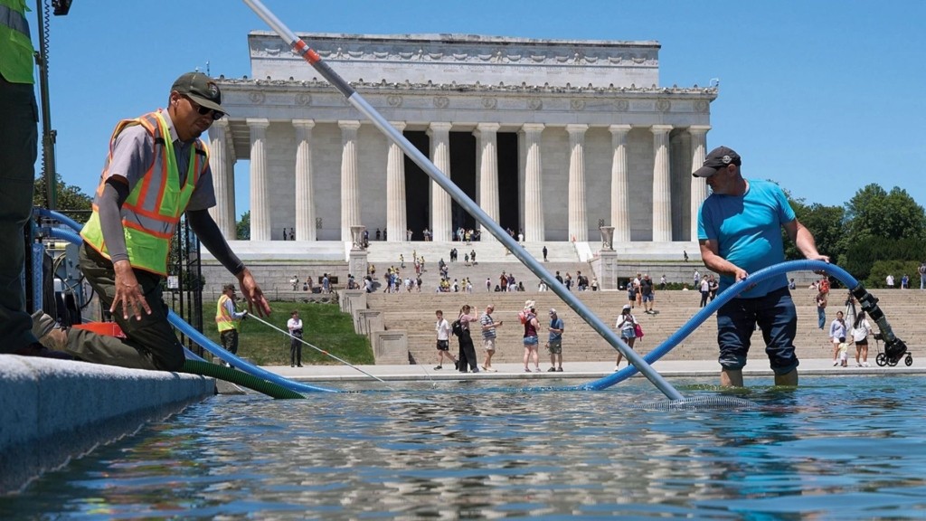 reflecting pool