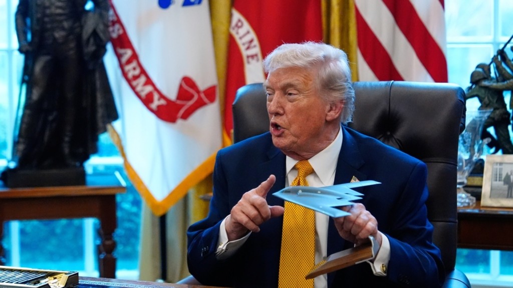 trump b2 stelth oval