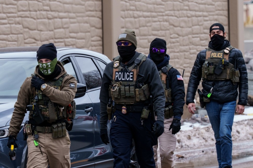 ICE_agents_2-2048×1366