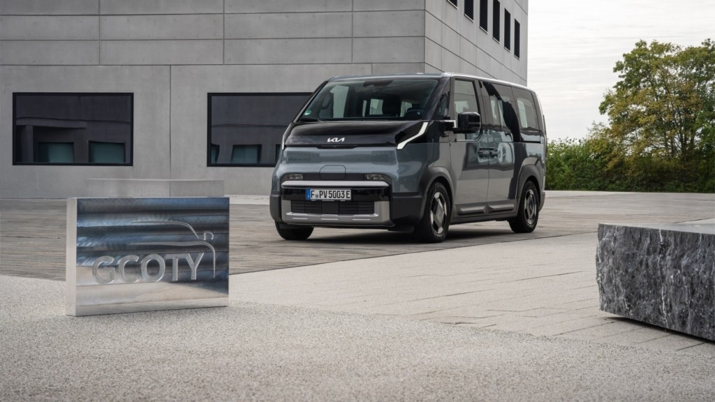 Kia_PV5_Award